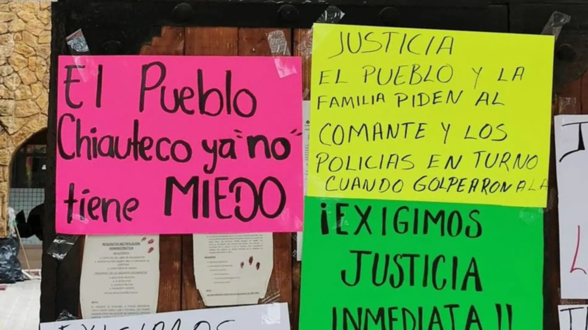 Fuerza policiaca resguarda la presidencia de Chiautla tras manifestación